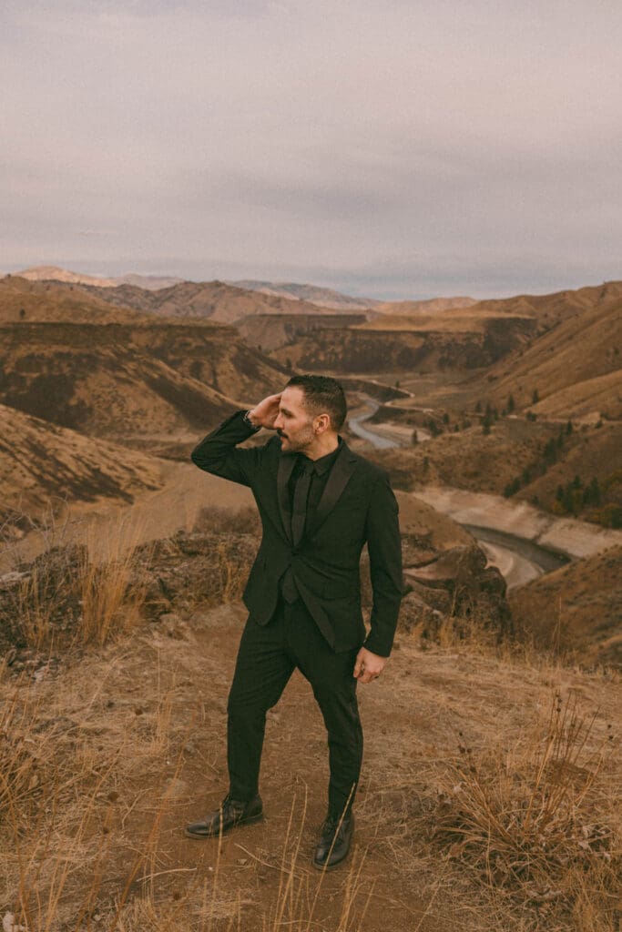 A Boise elopement with two locations—foothills ceremony & retro drive-in. See how to mix vibes for a unique Idaho elopement!